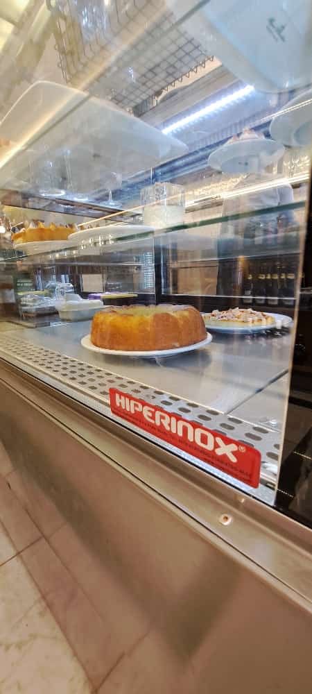 Heladera exhibidora de tortas